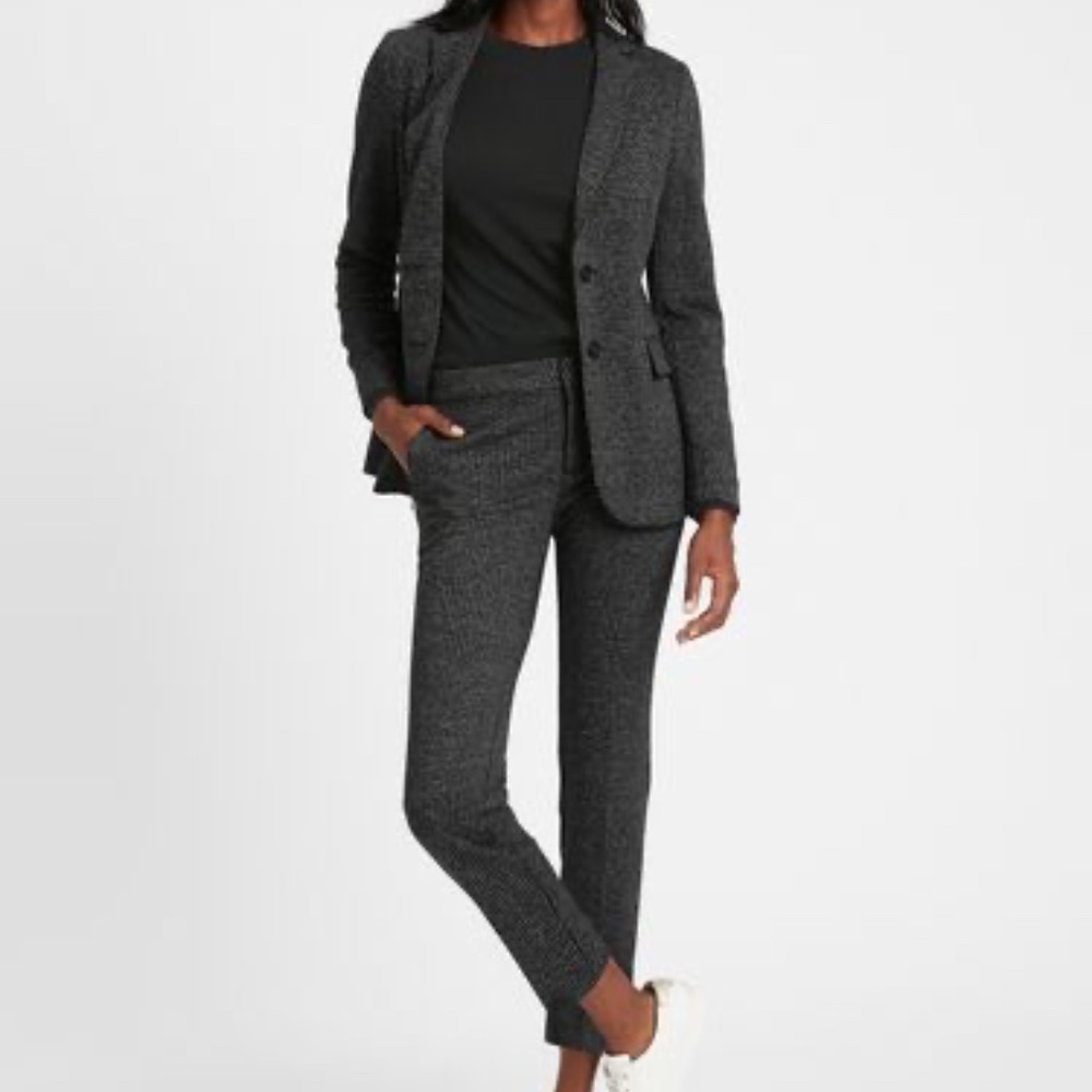 Banana Republic Women's Petite SUIT SET 24-Hour Ponte Blazer and Pant